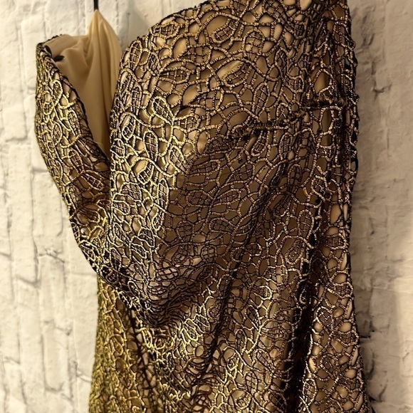 𝅺gold and Tan Strapless Dress . - Picture 3 of 9